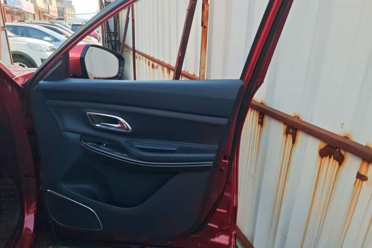 Used CHANGAN OSHAN X7 2021 1.5T Automatic Luxury Model Right Front Door Interior