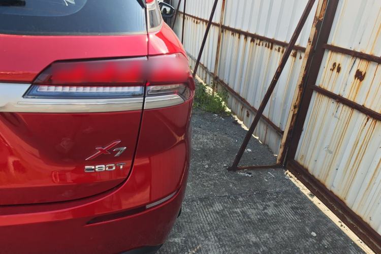 Used CHANGAN OSHAN X7 2021 1.5T Automatic Luxury Model Right Rear Taillight