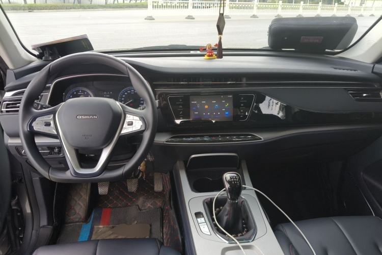 Used CHANGAN OSHAN X7 2021 1.5T Manual Luxury Version Center Console