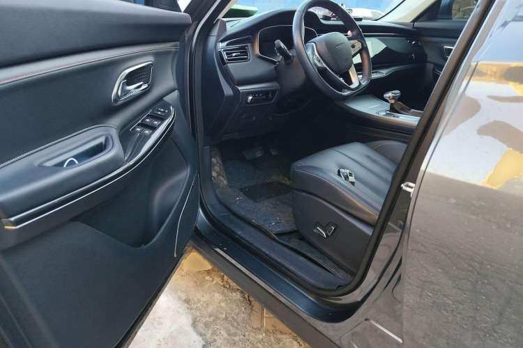Used CHANGAN OSHAN X7 2021 1.5T Automatic Luxury Model Driver Seat