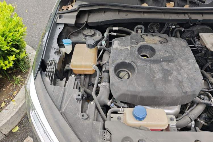 Used CHANGAN OSHAN X7 2021 1.5T Automatic Luxury Model Engine Bay Right