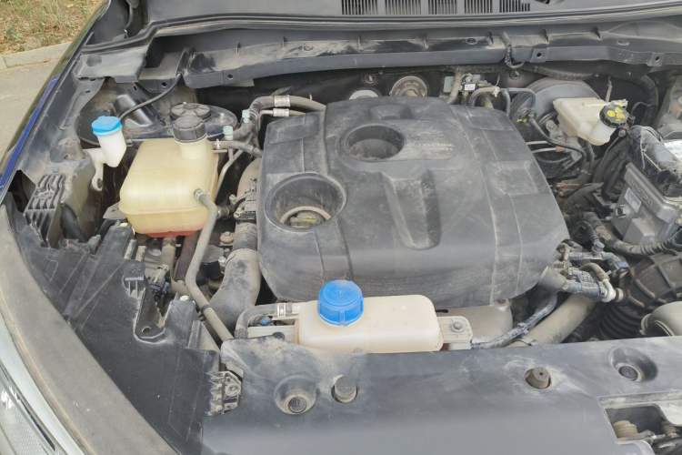 Used CHANGAN OSHAN X7 2021 1.5T Manual Luxury Version Engine Bay Right