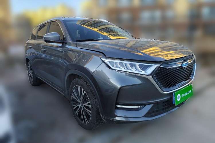 Used CHANGAN OSHAN X7 2021 1.5T Automatic Luxury Model Front Right 45 Deg