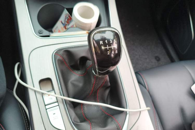 Used CHANGAN OSHAN X7 2021 1.5T Manual Luxury Version Gear Lever