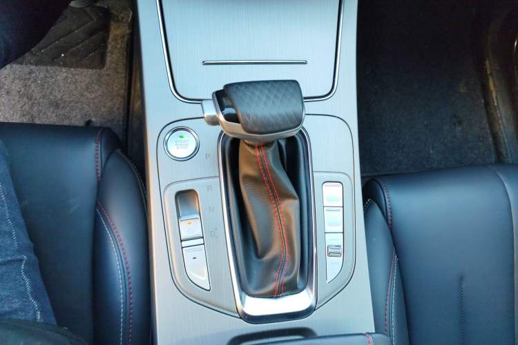 Used CHANGAN OSHAN X7 2021 1.5T Automatic Luxury Model Gear Lever