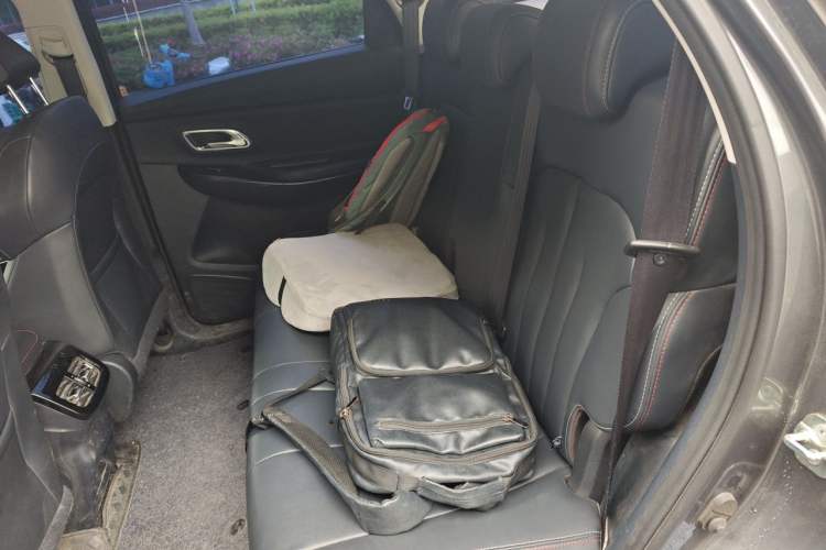 Used CHANGAN OSHAN X7 2021 1.5T Automatic Luxury Model Left Front Seat