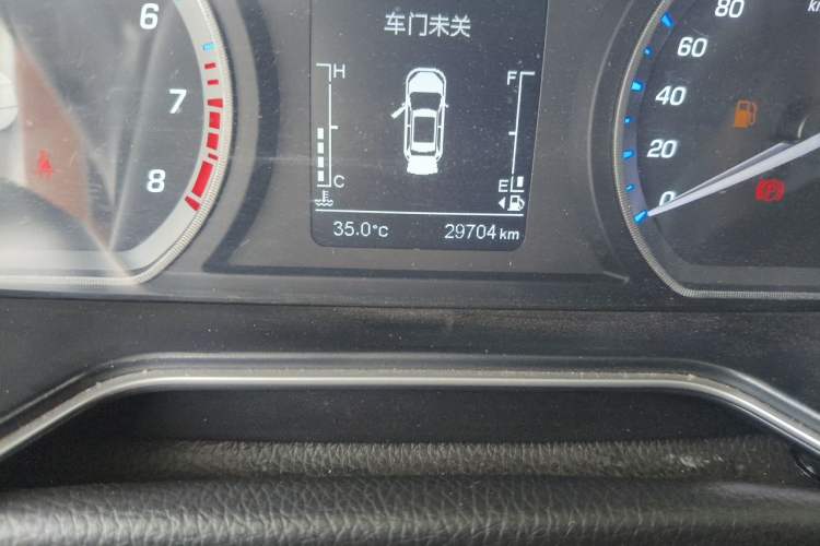 Used CHANGAN OSHAN X7 2021 1.5T Manual Luxury Version Odometer Close Up