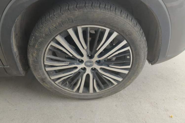 Used CHANGAN OSHAN X7 2021 1.5T Manual Luxury Version Right Front Wheel Hub