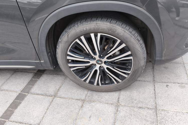 Used CHANGAN OSHAN X7 2021 1.5T Manual Luxury Version Right Front Wheel Hub