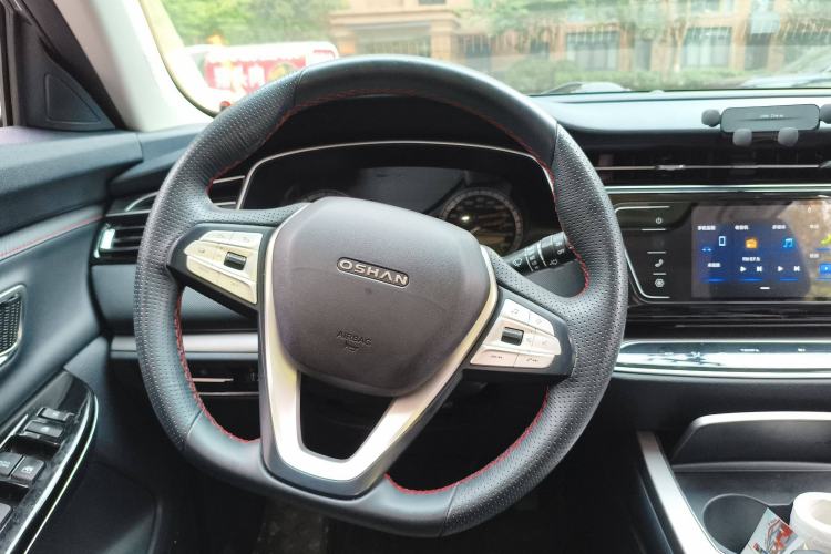 Used CHANGAN OSHAN X7 2021 1.5T Manual Luxury Version Steering Wheel