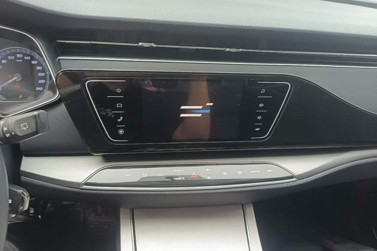 Used CHANGAN OSHAN X7 2021 1.5T Manual Luxury Version Audio And AC Panel
