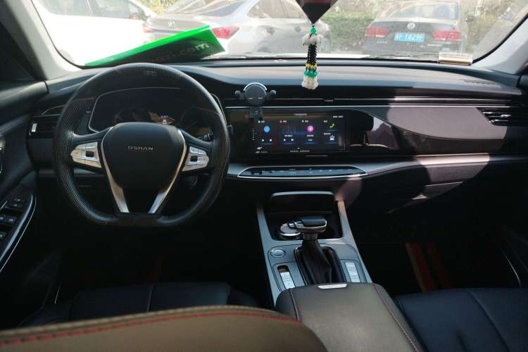 Used CHANGAN OSHAN X7 2021 1.5T Automatic Luxury Version Center Console