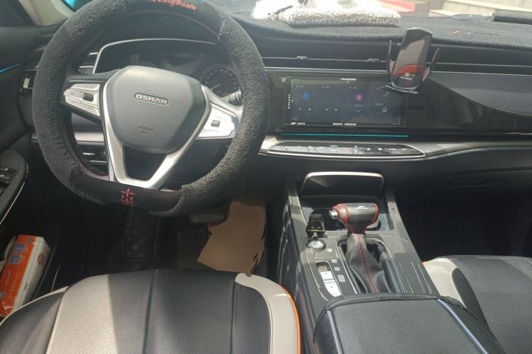Used CHANGAN OSHAN X7 2021 1.5T Automatic Luxury Version Center Console