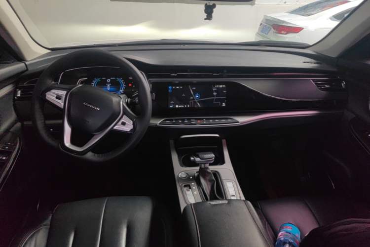 Used CHANGAN OSHAN X7 2021 1.5T Automatic Luxury Model Center Console