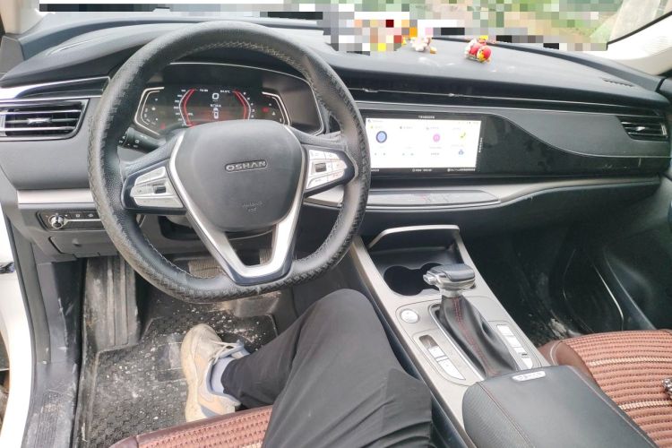 Used CHANGAN OSHAN X7 2021 1.5T Automatic Luxury Model Center Console