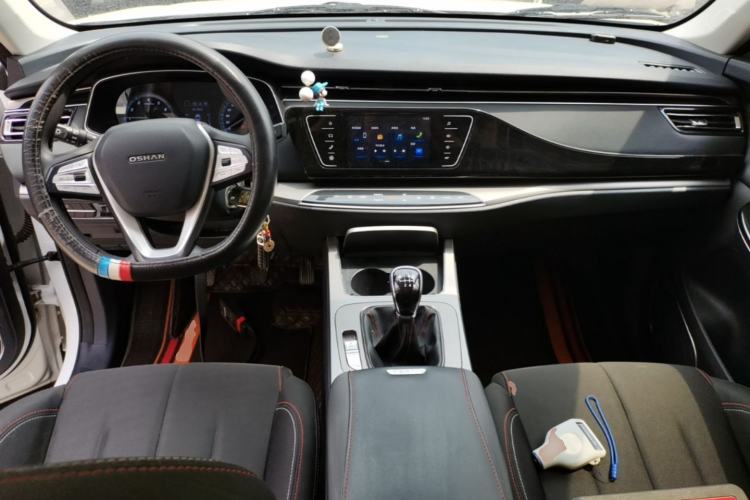 Used CHANGAN OSHAN X7 2021 1.5T Manual Comfort Model Center Console