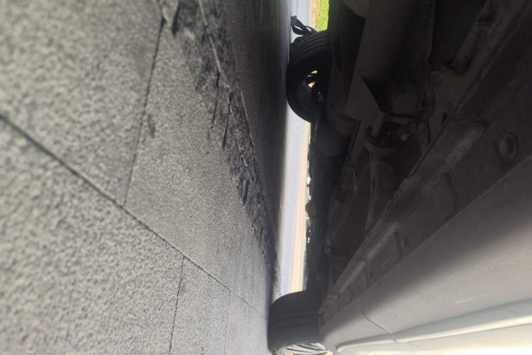 Used CHANGAN OSHAN X7 2021 1.5T Automatic Luxury Model Chassis Rear Right