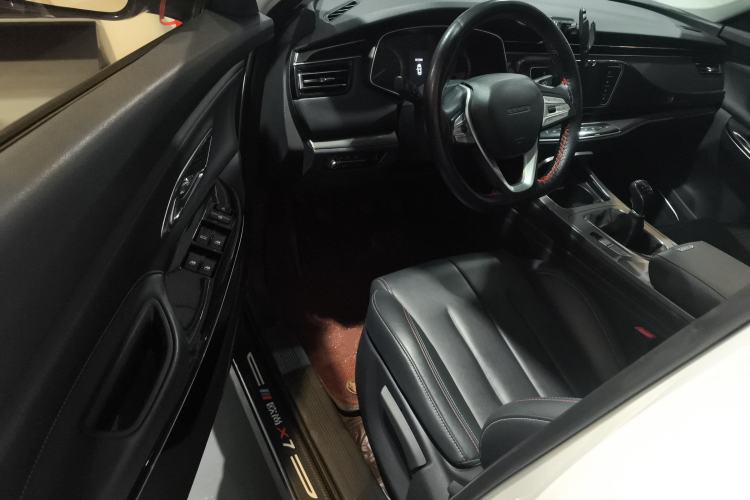 Used CHANGAN OSHAN X7 2021 1.5T Manual Luxury Version Driver Seat