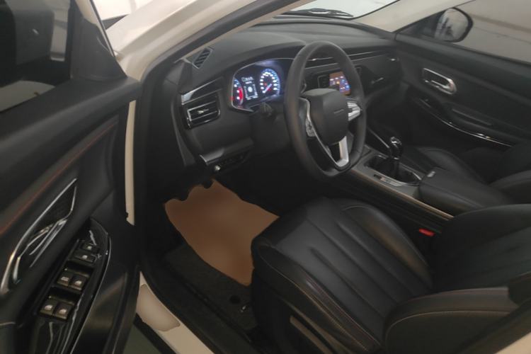 Used CHANGAN OSHAN X7 2021 1.5T Manual Luxury Version Driver Seat