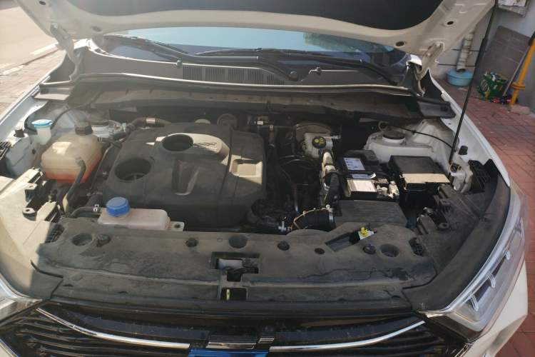 Used CHANGAN OSHAN X7 2021 1.5T Automatic Luxury Version Engine Bay