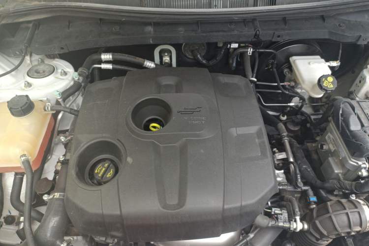 Used CHANGAN OSHAN X7 2021 1.5T Automatic Luxury Version Engine Bay