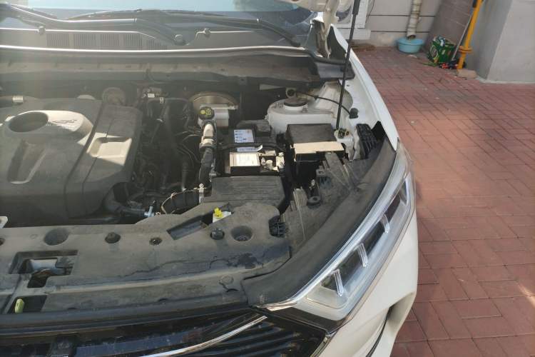 Used CHANGAN OSHAN X7 2021 1.5T Automatic Luxury Version Engine Bay Left