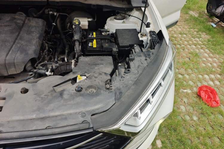 Used CHANGAN OSHAN X7 2021 1.5T Automatic Luxury Model Engine Bay Left