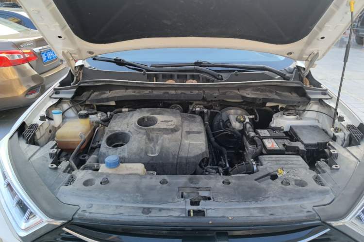 Used CHANGAN OSHAN X7 2021 1.5T Automatic Luxury Version Engine Bay