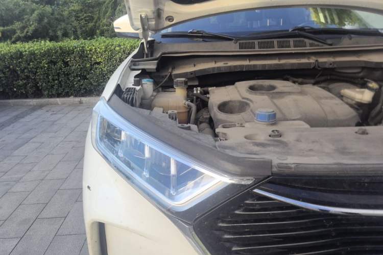 Used CHANGAN OSHAN X7 2021 1.5T Automatic Luxury Model Engine Bay Right