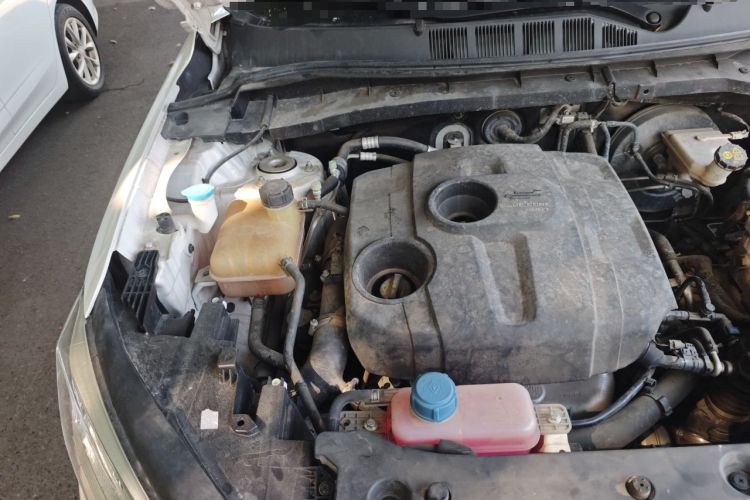 Used CHANGAN OSHAN X7 2021 1.5T Automatic Luxury Model Engine Bay Right