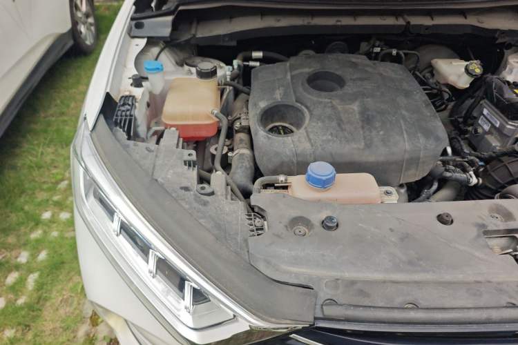 Used CHANGAN OSHAN X7 2021 1.5T Automatic Luxury Model Engine Bay Right
