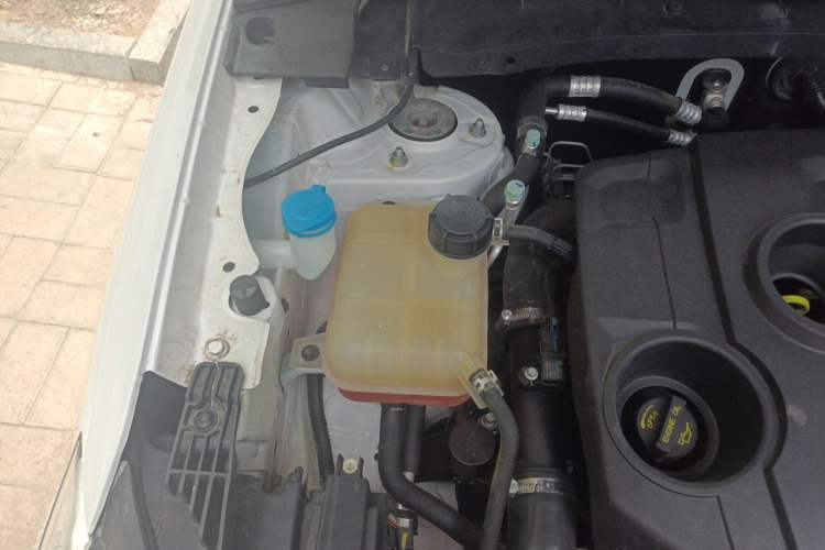 Used CHANGAN OSHAN X7 2021 1.5T Automatic Luxury Version Engine Bay Right