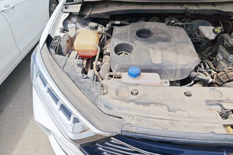 Used CHANGAN OSHAN X7 2021 1.5T Automatic Luxury Model Engine Bay Right