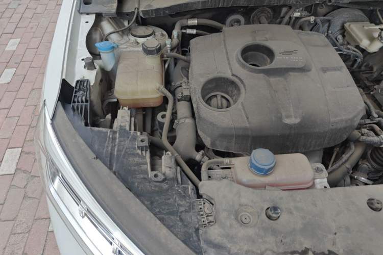 Used CHANGAN OSHAN X7 2021 1.5T Automatic Luxury Model Engine Bay Right