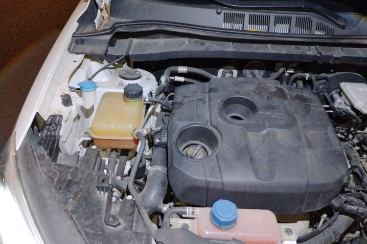 Used CHANGAN OSHAN X7 2021 1.5T Automatic Luxury Model Engine Bay Right