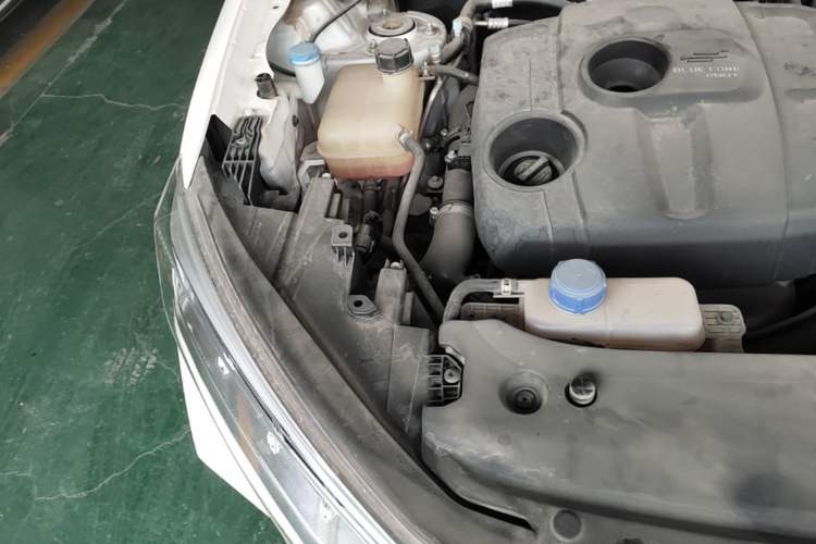 Used CHANGAN OSHAN X7 2021 1.5T Automatic Luxury Version Engine Bay Right