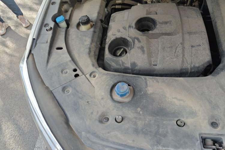 Used CHANGAN OSHAN X7 2021 1.5T Automatic Luxury Version Engine Bay Right