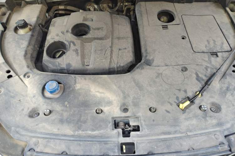 Used CHANGAN OSHAN X7 2021 1.5T Automatic Luxury Version Engine Bay