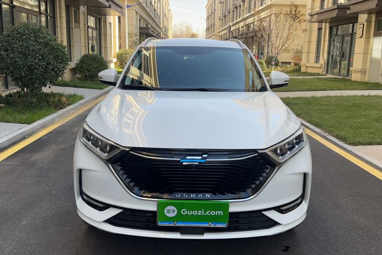 Used CHANGAN OSHAN X7 2021 1.5T Automatic Luxury Model Front