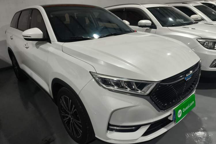 Used CHANGAN OSHAN X7 2021 1.5T Manual Luxury Version Front Right 45 Deg
