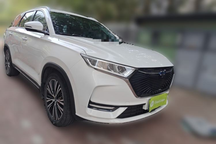 Used CHANGAN OSHAN X7 2021 1.5T Automatic Luxury Model Front Right 45 Deg