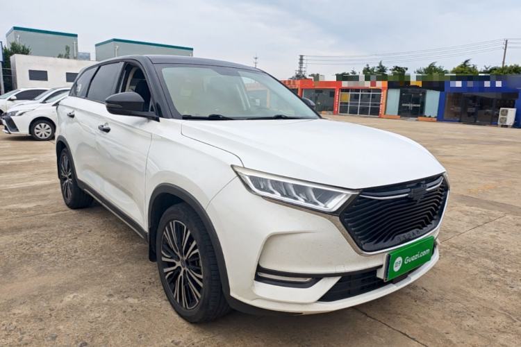 Used CHANGAN OSHAN X7 2021 1.5T Automatic Luxury Version Front Right 45 Deg
