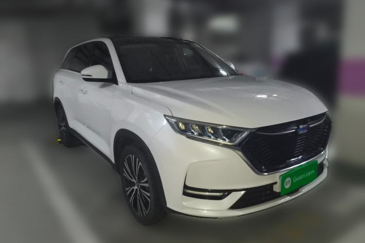 Used CHANGAN OSHAN X7 2021 1.5T Automatic Luxury Version Front Right 45 Deg