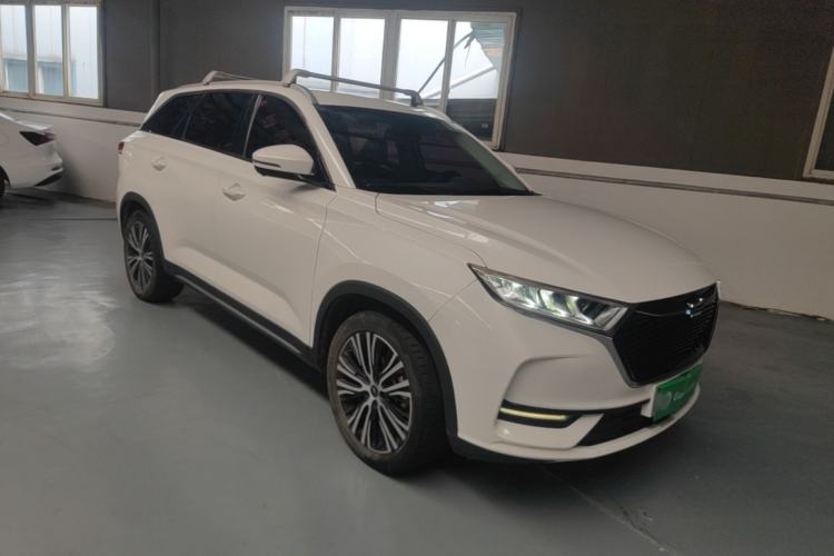 Used CHANGAN OSHAN X7 2021 1.5T Automatic Luxury Model Front Right 45 Deg