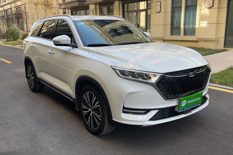 Used CHANGAN OSHAN X7 2021 1.5T Automatic Luxury Model Front Right 45 Deg
