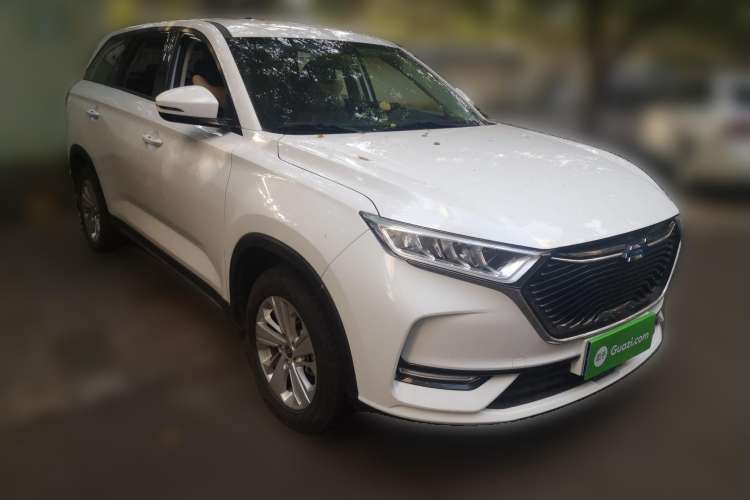 Used CHANGAN OSHAN X7 2021 1.5T Automatic Elite Edition Front Right 45 Deg