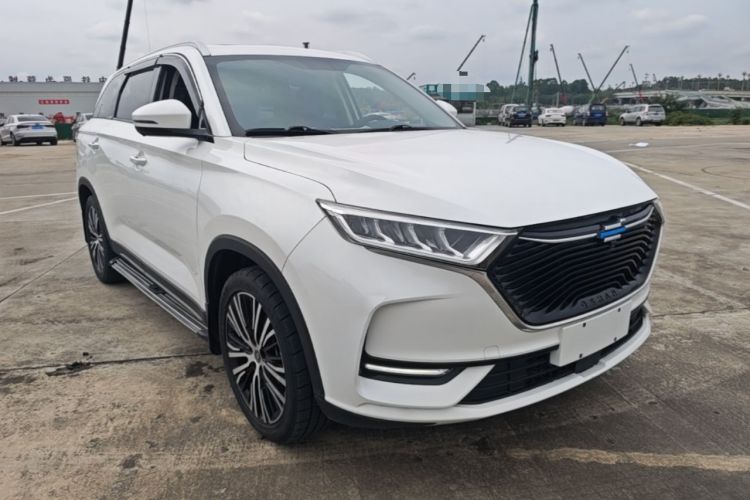 Used CHANGAN OSHAN X7 2021 1.5T Automatic Luxury Model Front Right 45 Deg