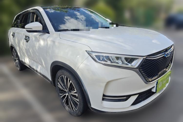 Used CHANGAN OSHAN X7 2021 1.5T Automatic Luxury Version Front Right 45 Deg