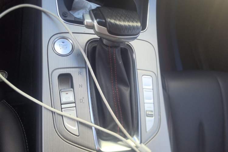 Used CHANGAN OSHAN X7 2021 1.5T Automatic Luxury Model Gear Lever