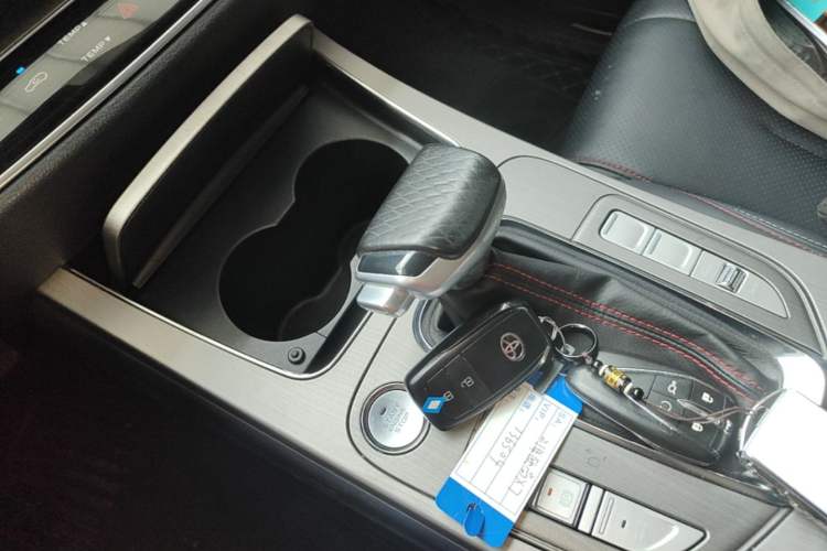 Used CHANGAN OSHAN X7 2021 1.5T Automatic Pilot Version Gear Lever